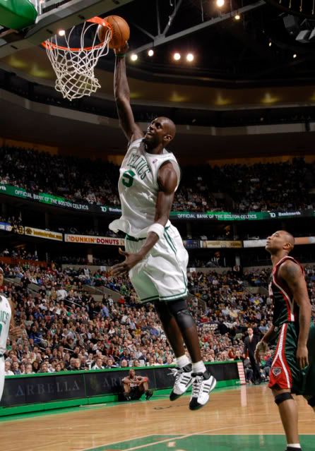 kevin garnett dunk. kevin garnett dunk knicks.