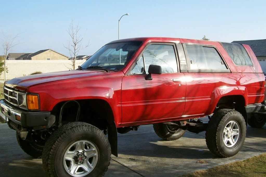 Solid axle camber looks like this \ / what's the deal?