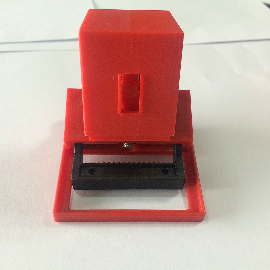 AM1 BEIANLOCK Electrical Switch Locks Safety Snap On Circuit Breaker